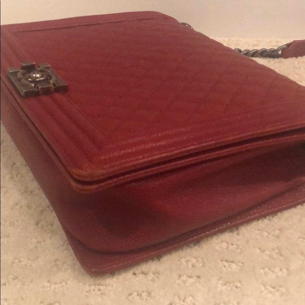 Red Chanel large caviar skin ruthenium tone metal - Picture 6 of 7